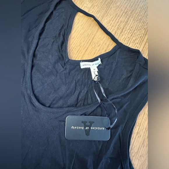 ARTICLES OF SOCIETY NWT black asymmetrical tank top with back detail size Medium - Picture 5 of 6